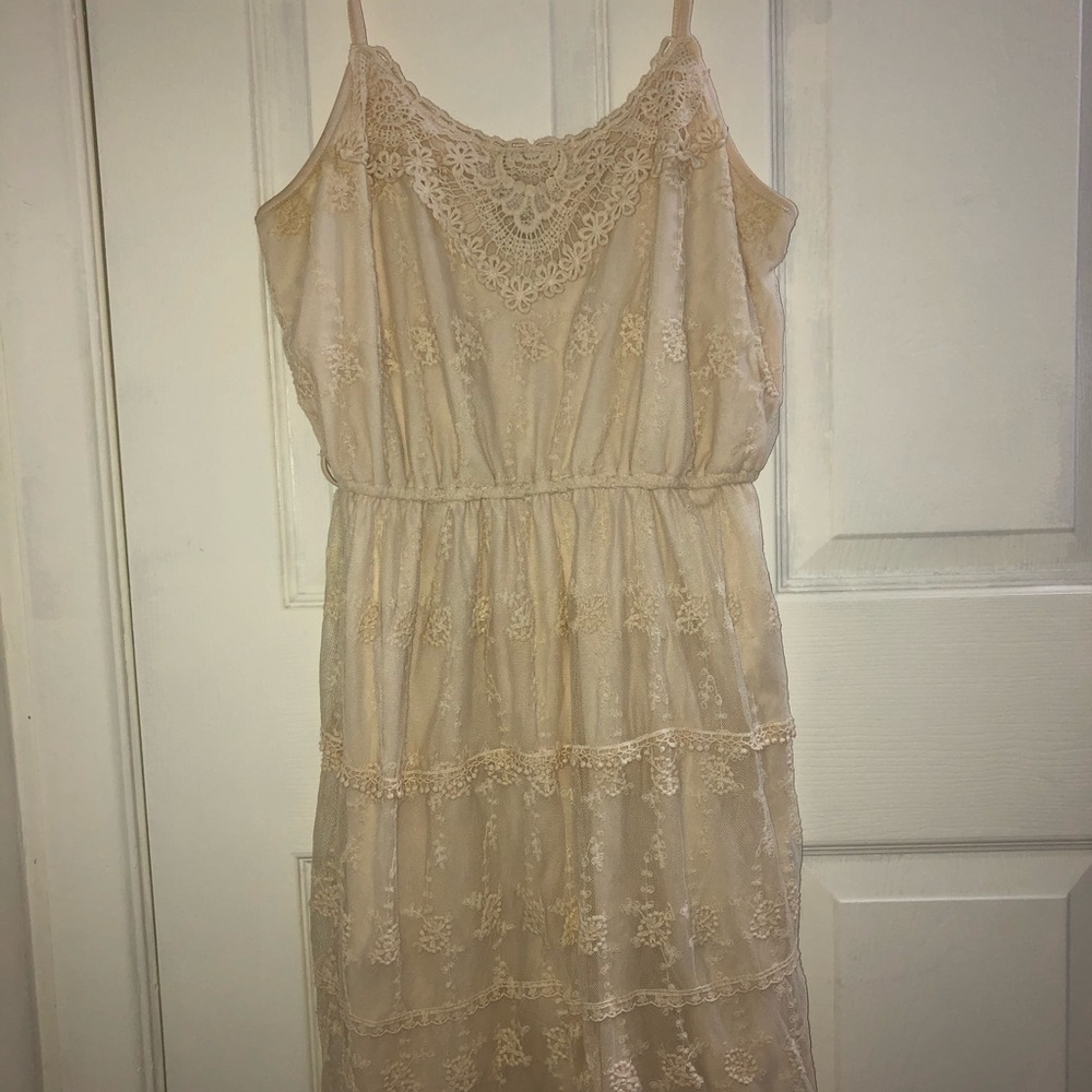 Detailed embroidered lacy dress - sold